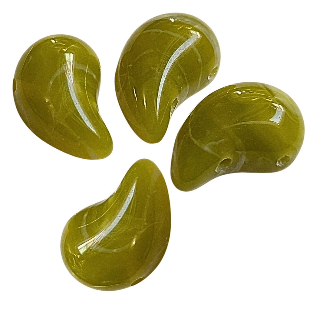 7- Magatama, Olivine marbré